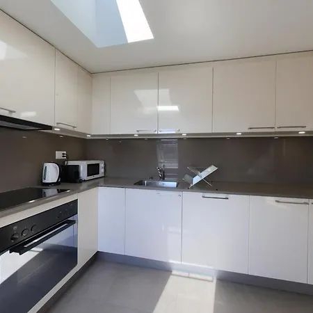 Appartement 3-bed With Skylight Windows Rm4-6f *