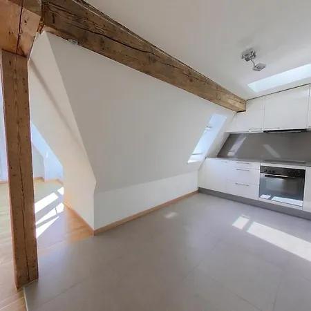 Appartement 3-bed With Skylight Windows Rm4-6f